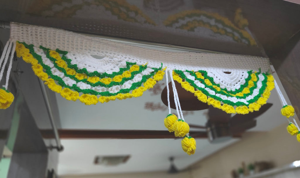 Sunlit Scallop Crochet Door Valance (Toran)