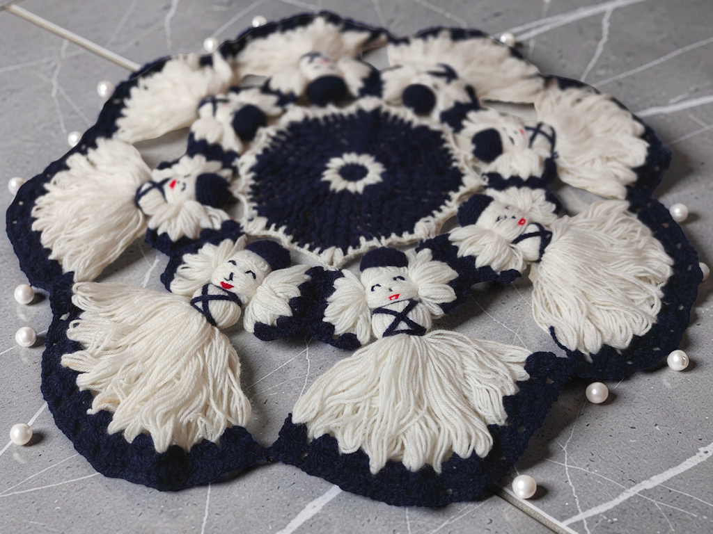 Little Doll Crochet Centerpiece (Tablemat)